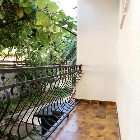 Rooms By The Sea Mavarstica, Ciovo - 10335 Gostinjska kuća