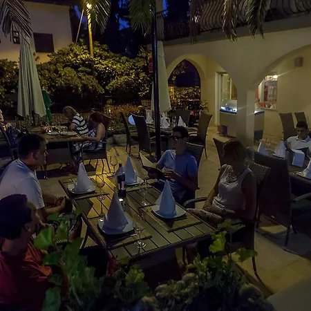 Rooms By The Sea Mavarstica, Ciovo - 10335 Gostinjska kuća Trogir