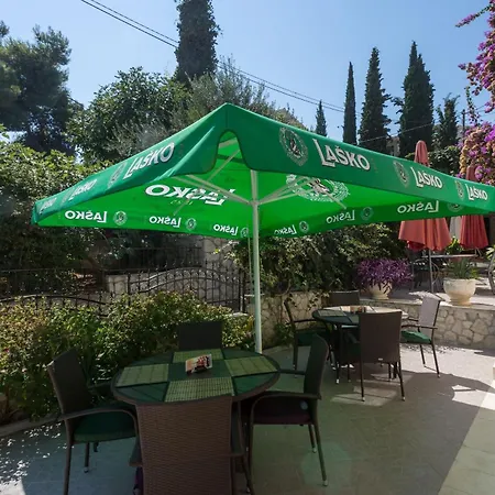 בית הארחה By The Sea Mavarstica, Ciovo - 10335