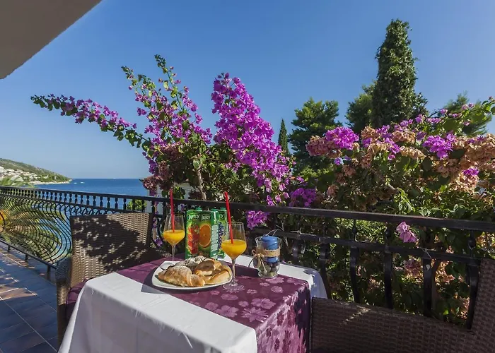 בית הארחה By The Sea Mavarstica, Ciovo - 10335