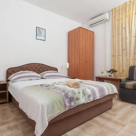 Penzion By The Sea Mavarstica, Ciovo - 10335 Trogir