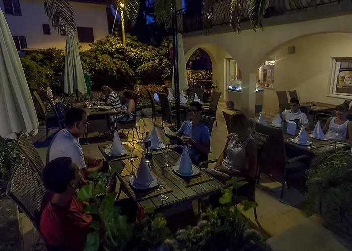 Rooms By The Sea Mavarstica, Ciovo - 10335 Pensionat Trogir